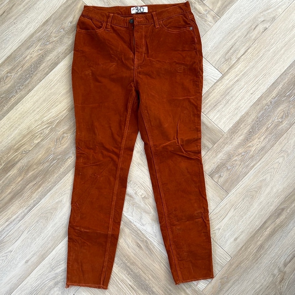 Rust colored Womens Free people Corduroy pants. Size 30